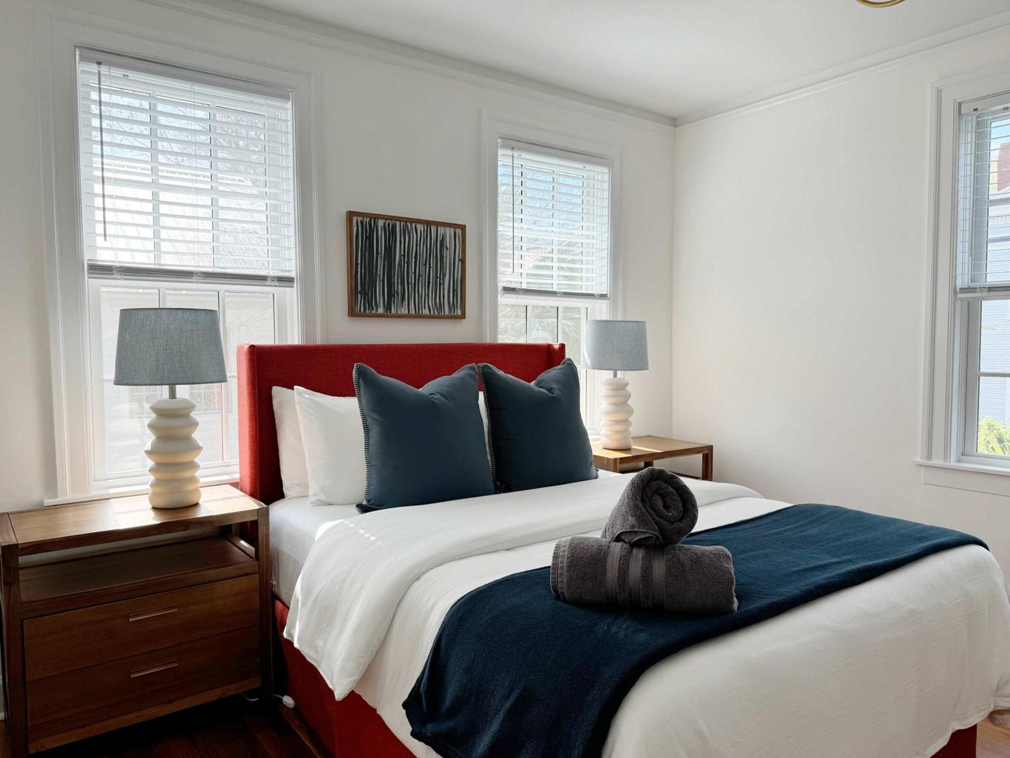 Spacious 3-floor Downtown Retreat - Prime Location Holiday home Savannah