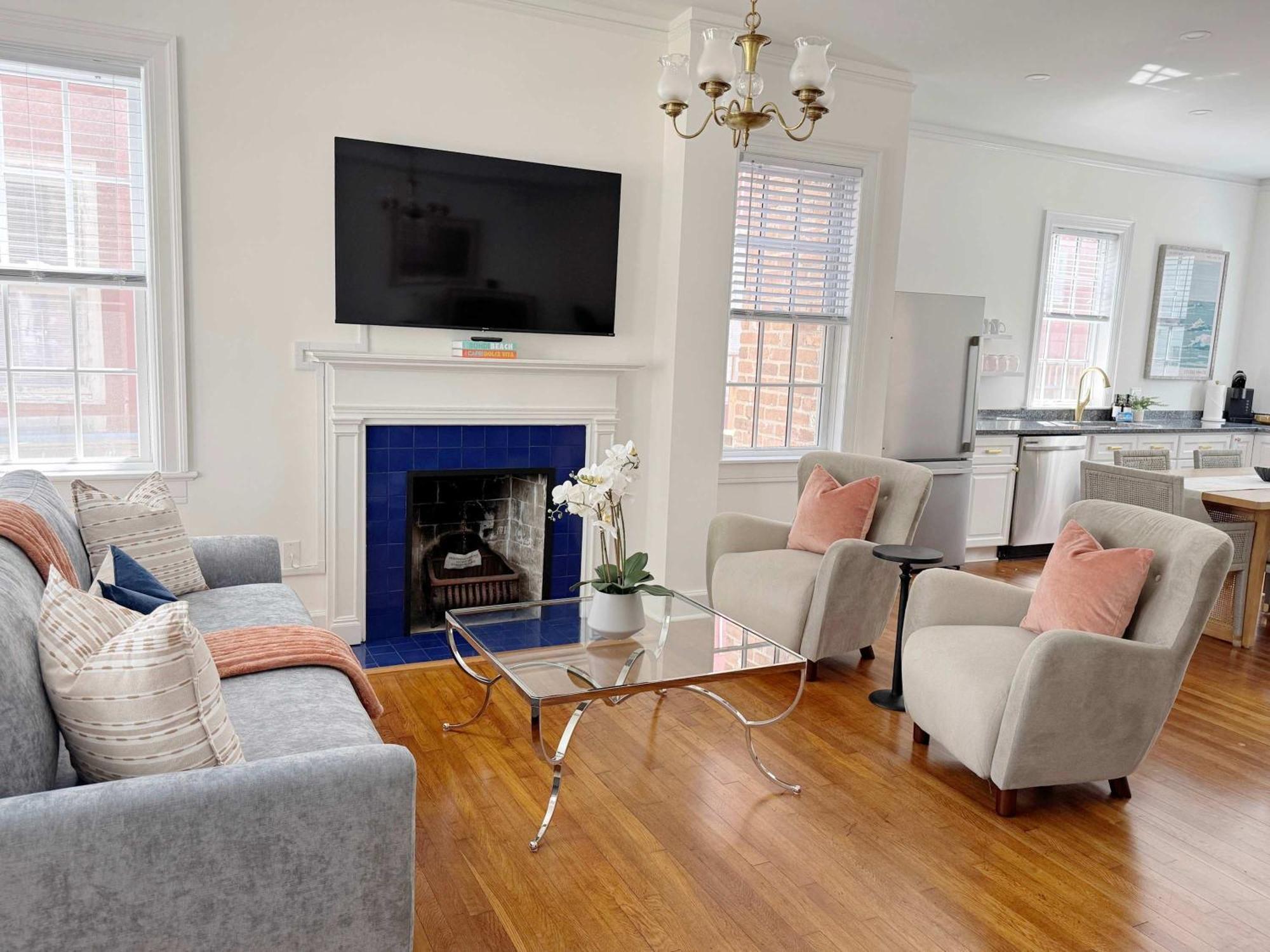 Classy 3-story Downtown - Great Location * Savannah