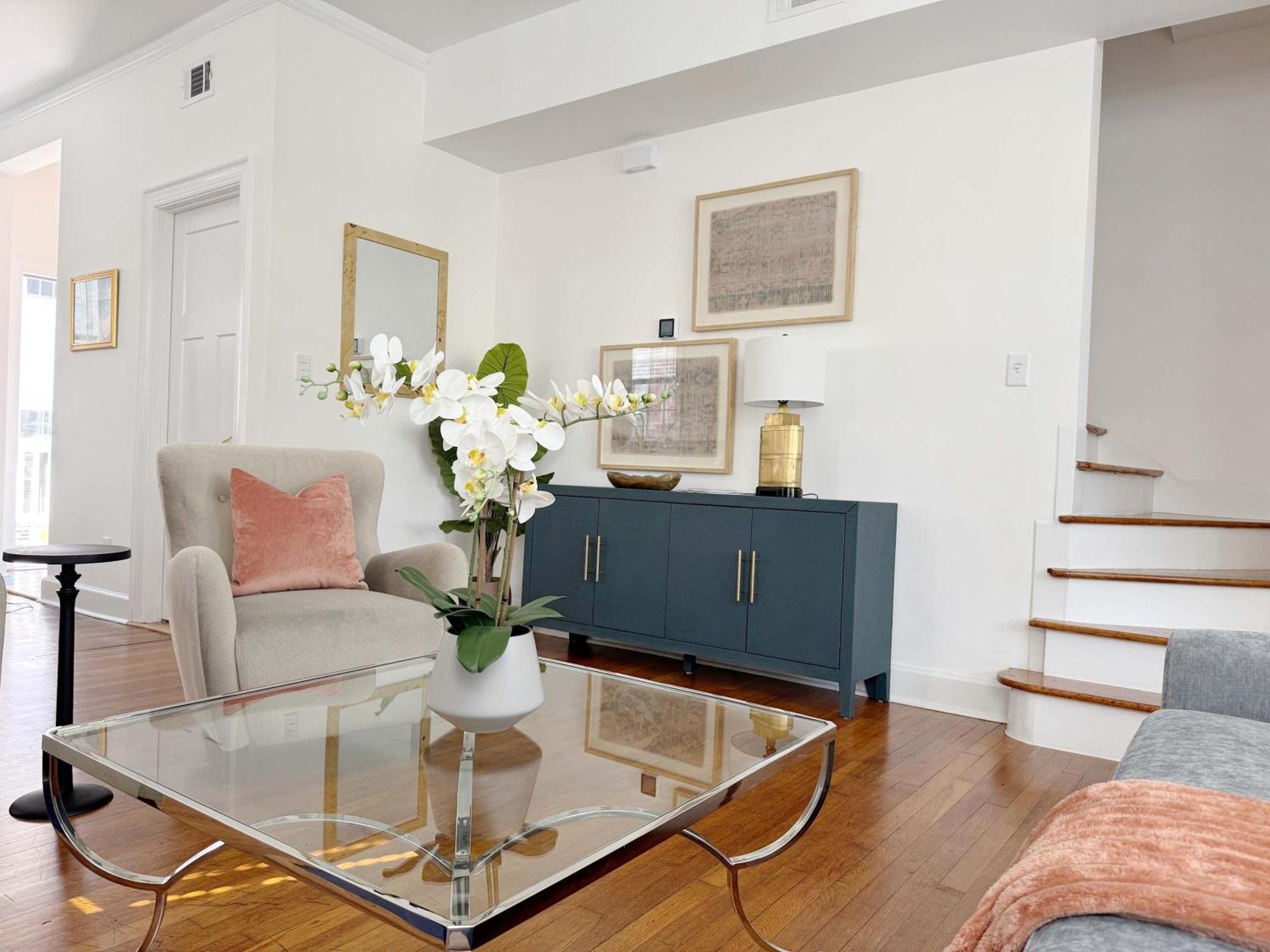 Holiday home Classy 3-story Downtown - Great Location *