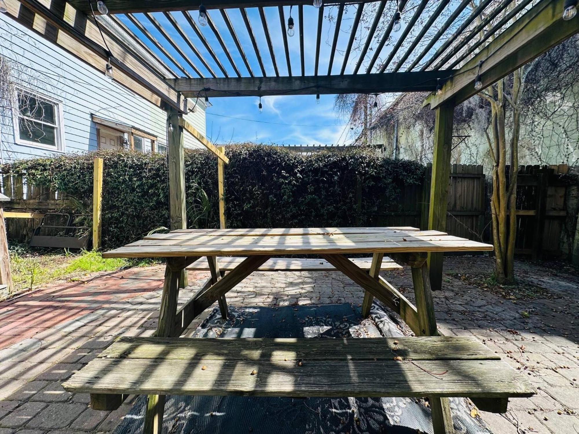 Private Triplex Sleeps 22 Starland District Holiday home *