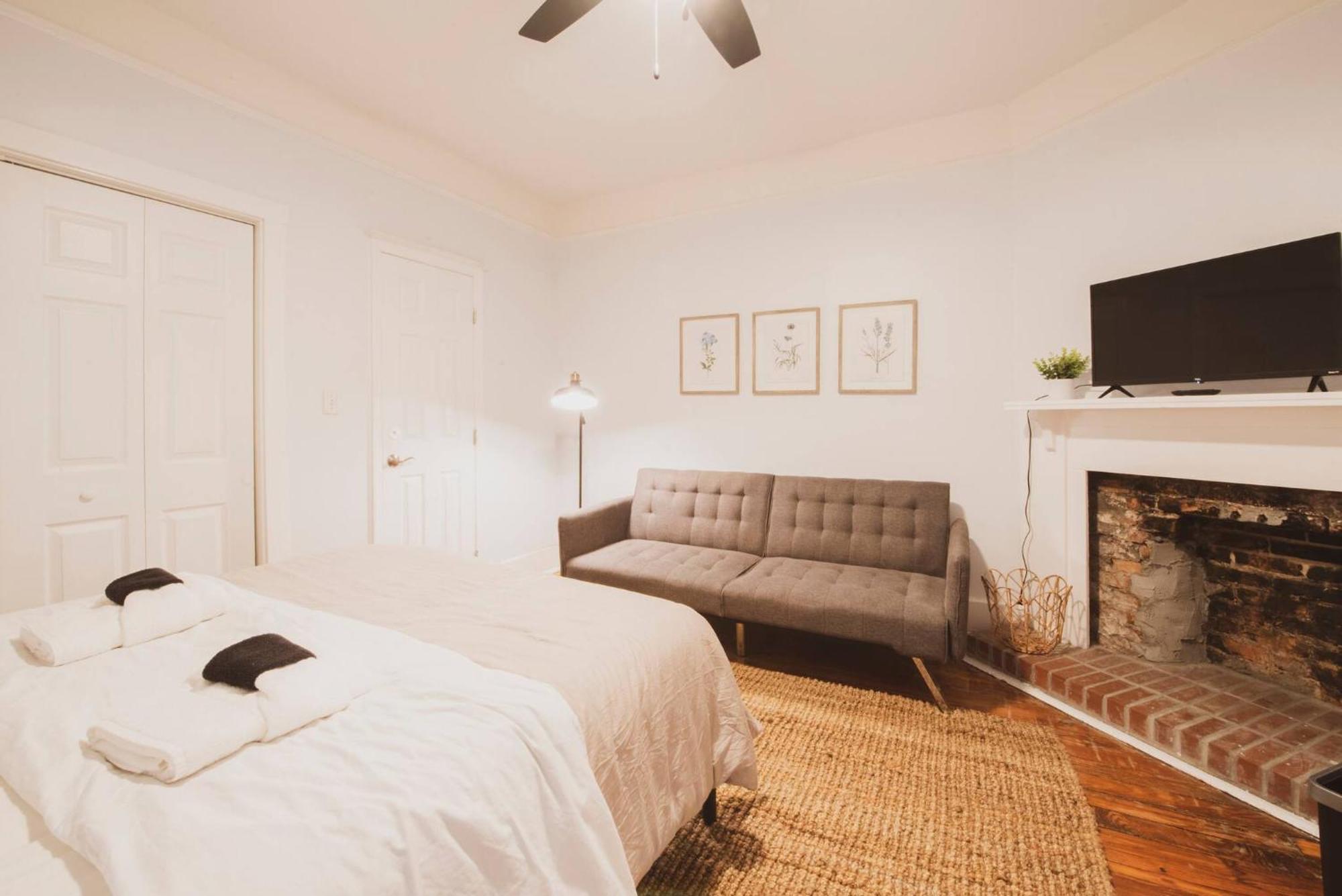 Holiday home Private Triplex Sleeps 22 Starland District