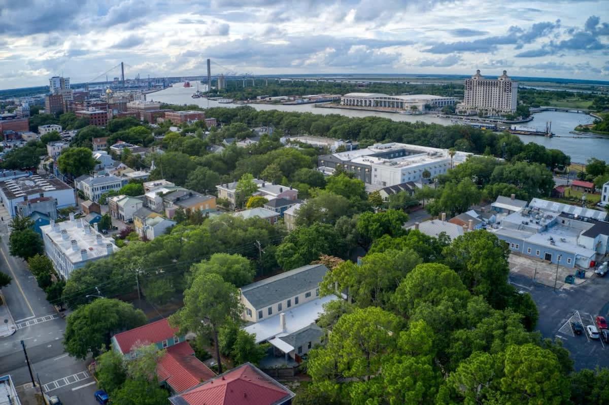 Luxvilla 3 Br-3 Ba Near River Street Villa *