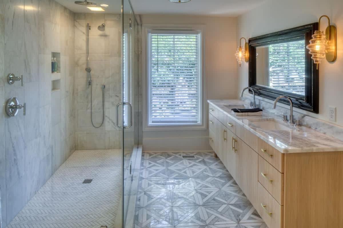 Luxvilla 3 Br-3 Ba Near River Street Villa *