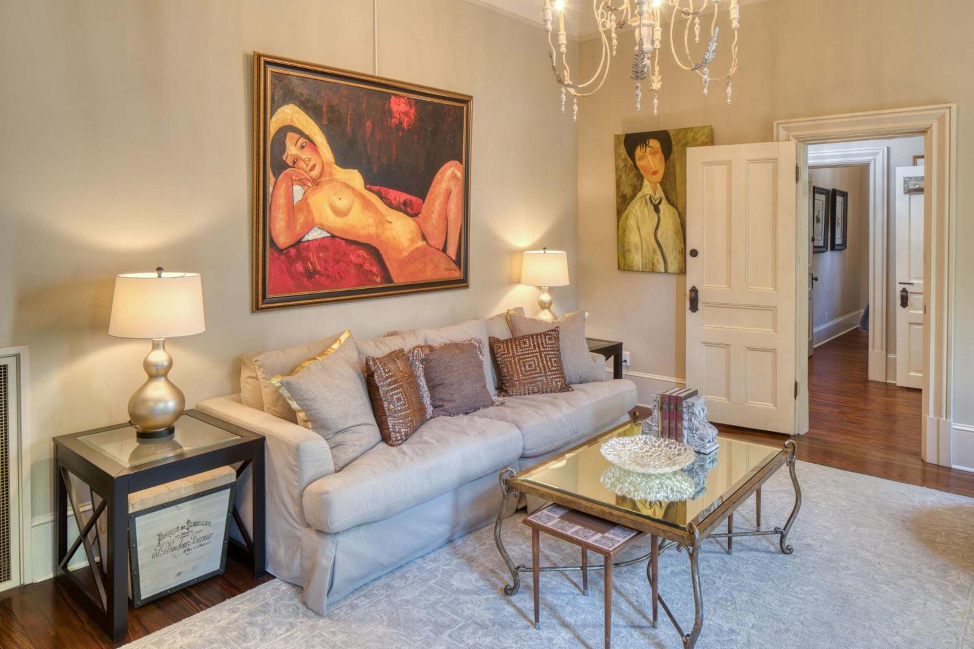 Estill Manor- Luxurious Estate With Pool & Garden - Sleeps 12 Holiday home Savannah
