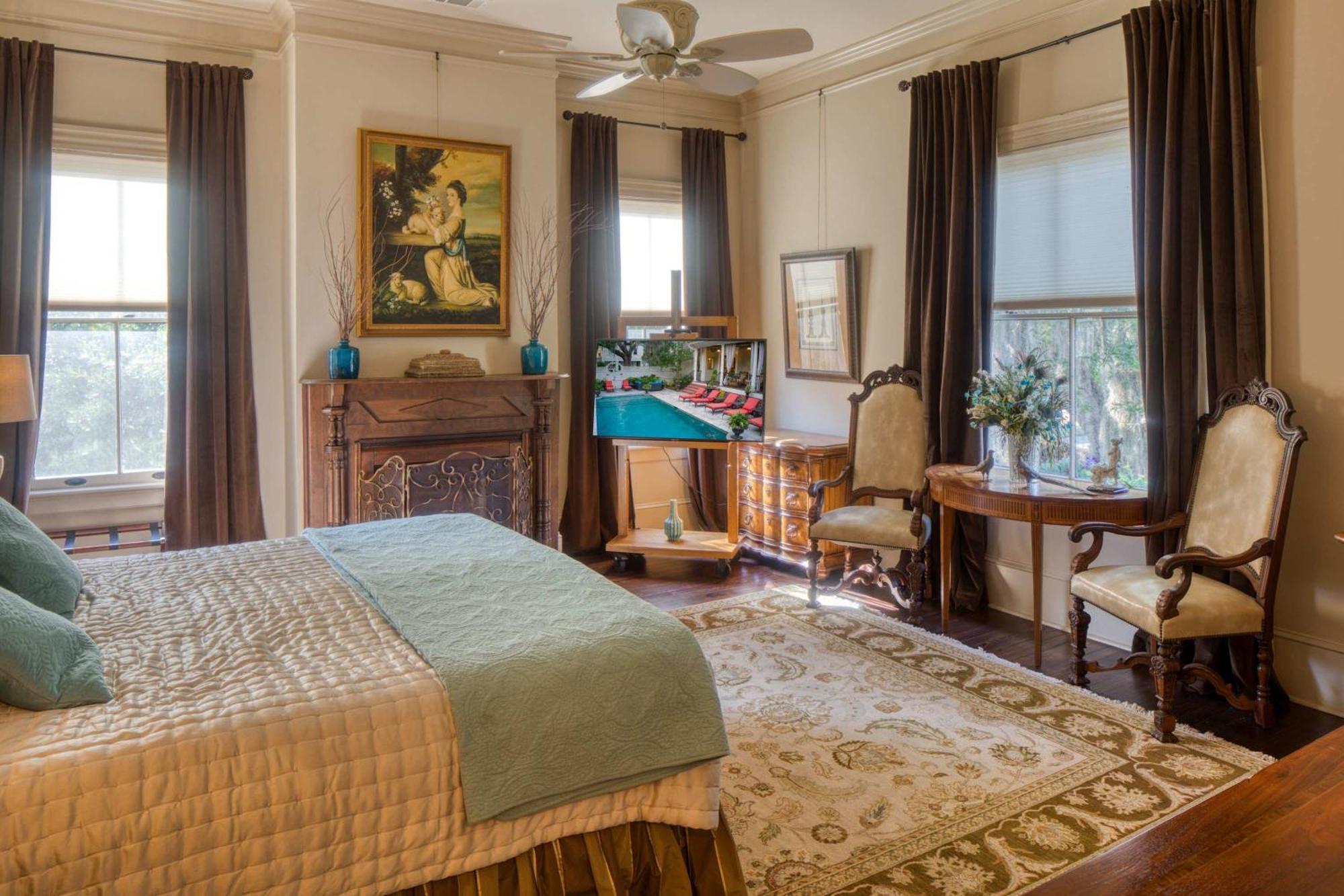 Holiday home Estill Manor- Luxurious Estate With Pool & Garden - Sleeps 12 *