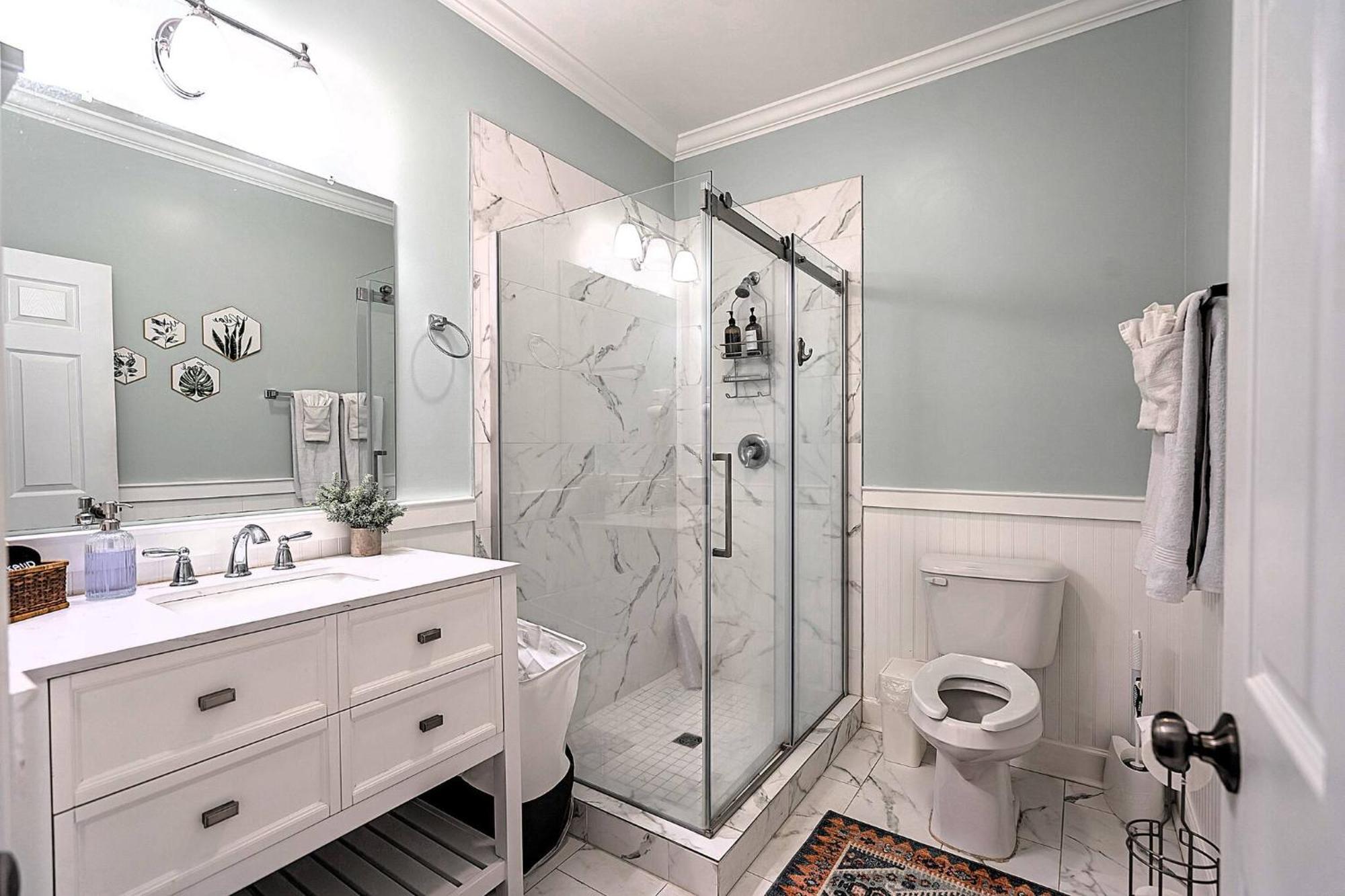Unique Victorian Main House And Carriage House Holiday home