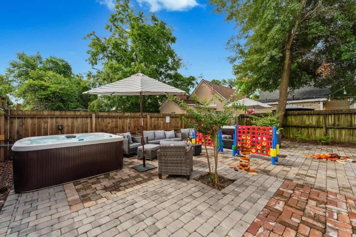 Hot Tubs - Dt Duplex - Two Blocks Off Forsyth Park Holiday home Savannah