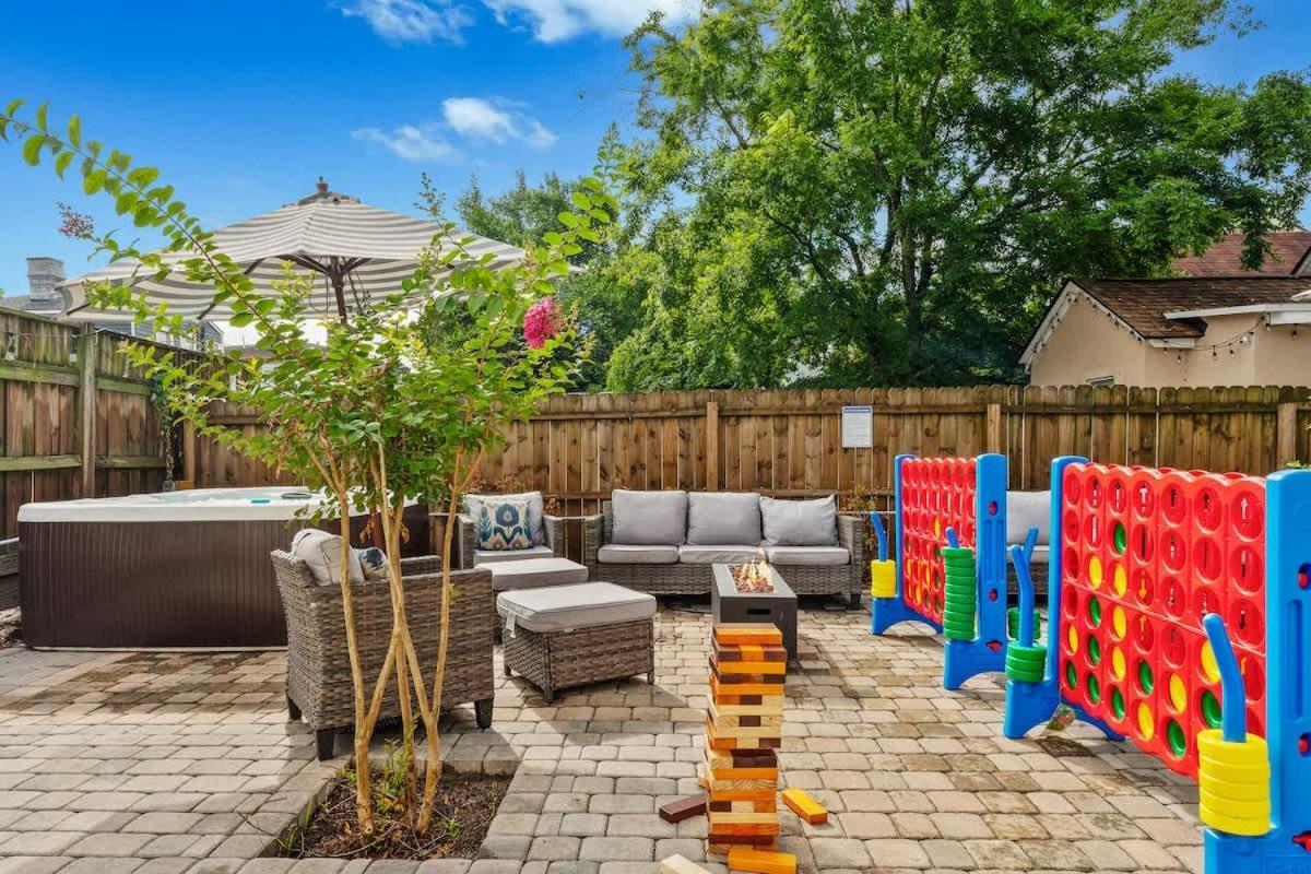 Hot Tubs - Dt Duplex - Two Blocks Off Forsyth Park Holiday home *