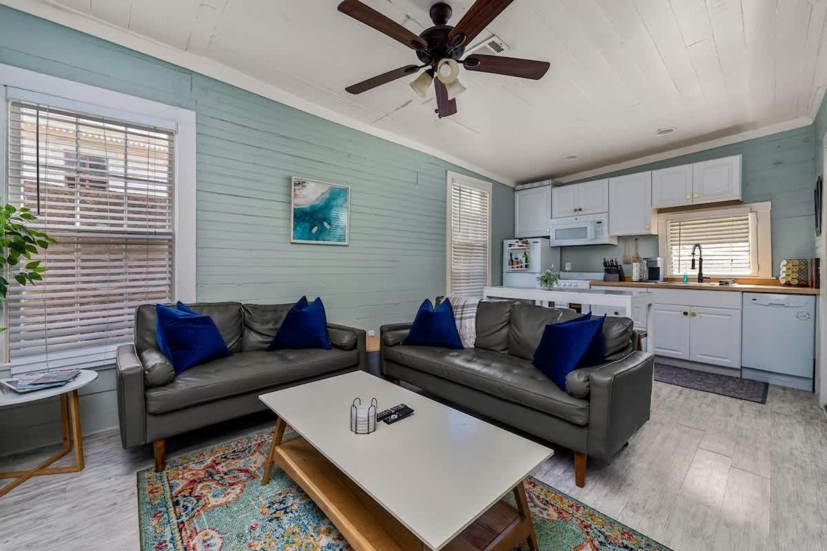 Holiday home Hot Tubs - Dt Duplex - Two Blocks Off Forsyth Park *