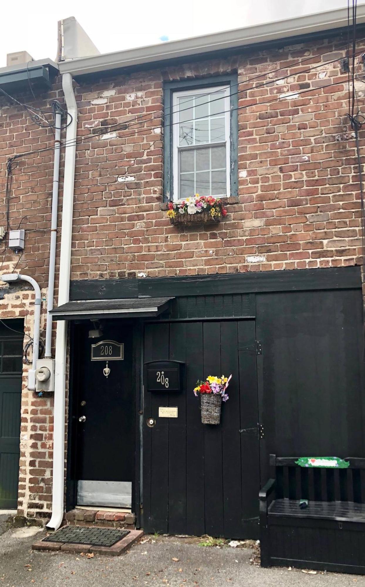 Heart Of Historic Carriage House