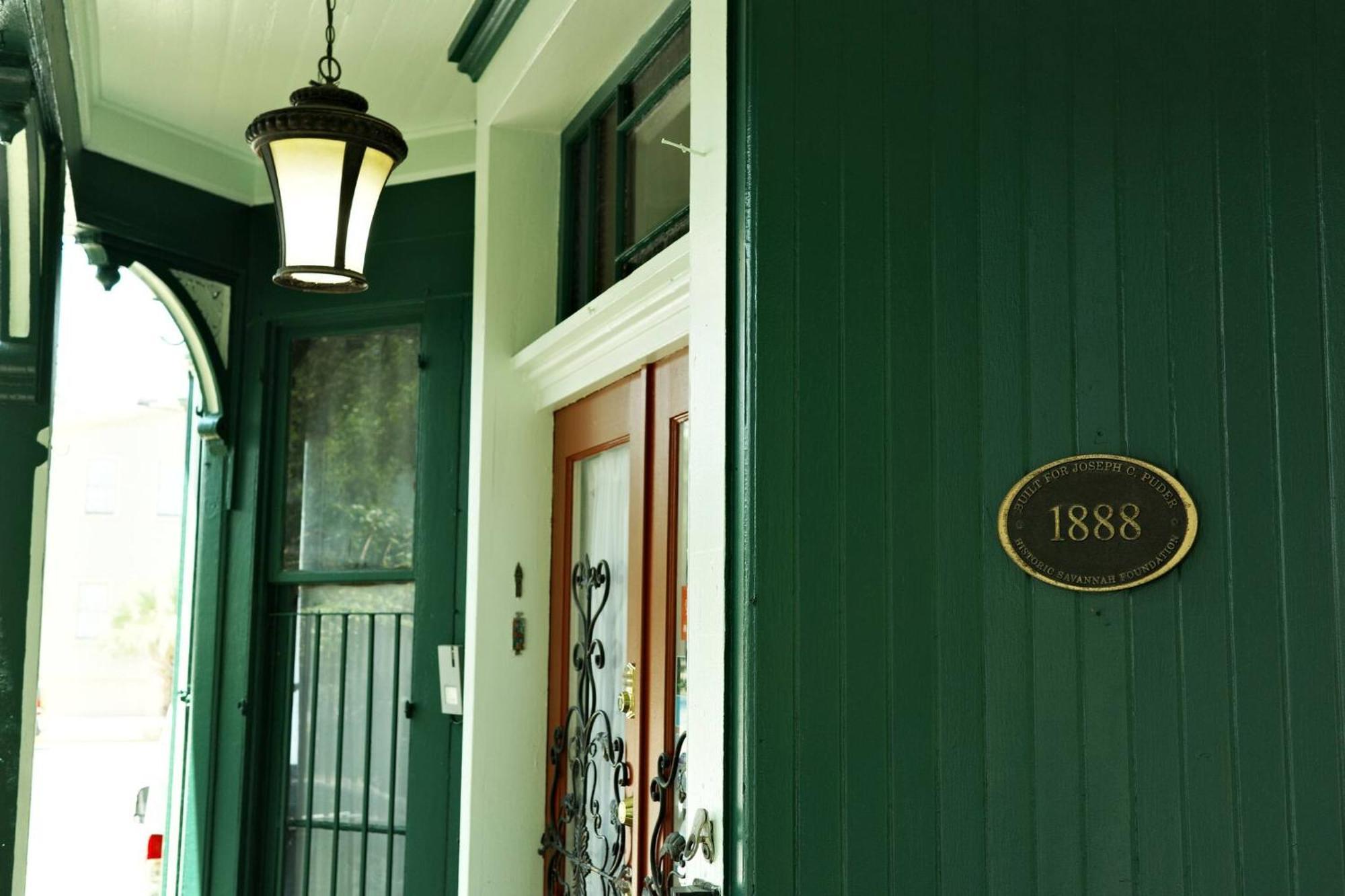 Unique Victorian Main House And Carriage House *