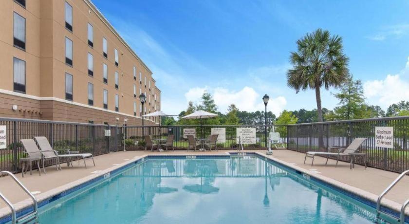 Hampton & Savannah-airport Hotel 2*