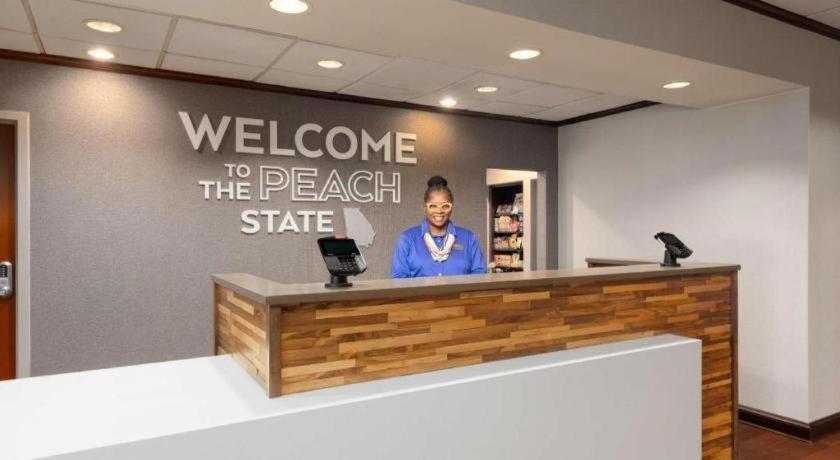 Hampton & Savannah-airport 2*