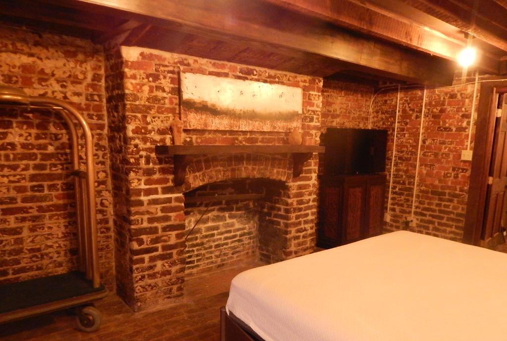 The Dulinn On York * Savannah