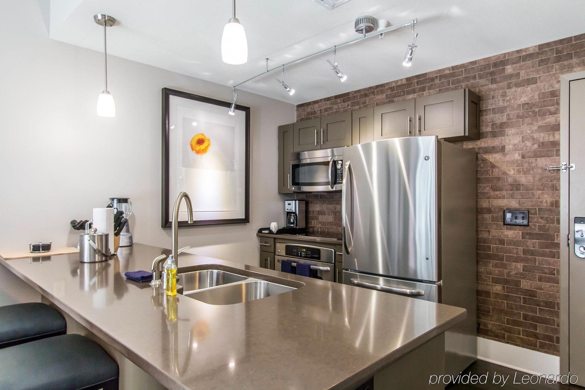 Bluegreen Vacations Homes At Ellis Square, Ascend Aparthotel Savannah