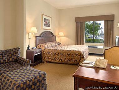 Hotel South - I-95 Gateway By Ihg