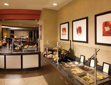 Doubletree By Hilton Airport