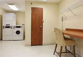Baymont By Wyndham Midtown Hotel 3*