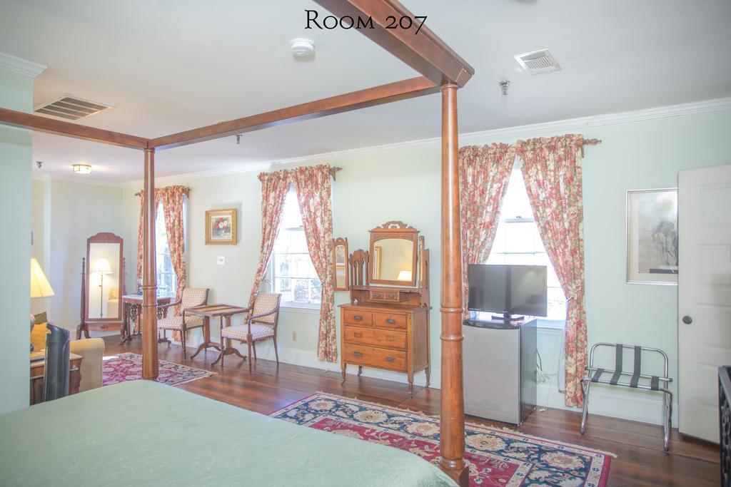 Inn 17 Hundred 90 And Restaurant 3*
