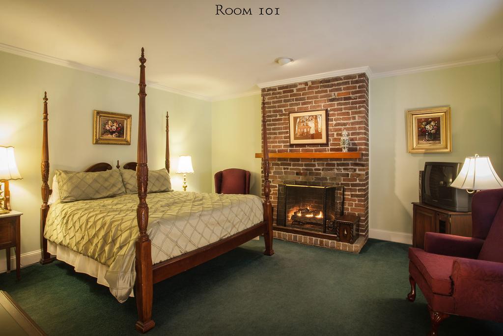 Inn 17 Hundred 90 And Restaurant