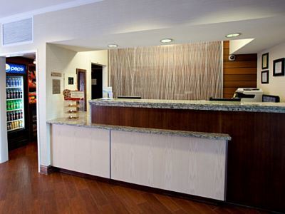 Hotel Fairfield & Airport 3*