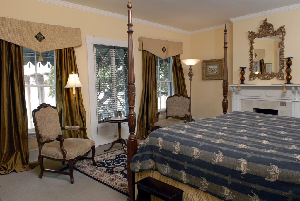 Foley House Bed & Breakfast 4*