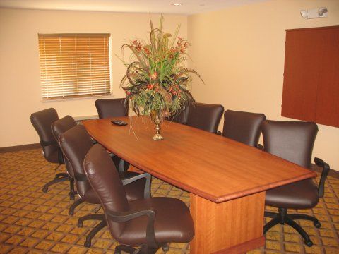 Candlewood Airport By Ihg Savannah