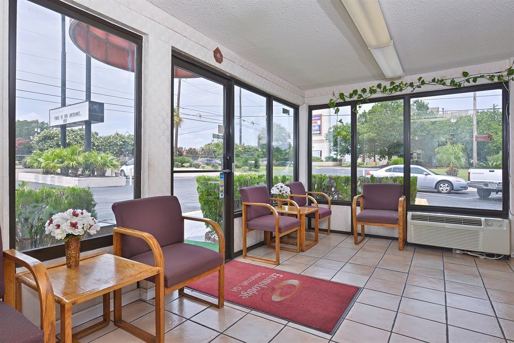 Econo Midtown Motel 2*