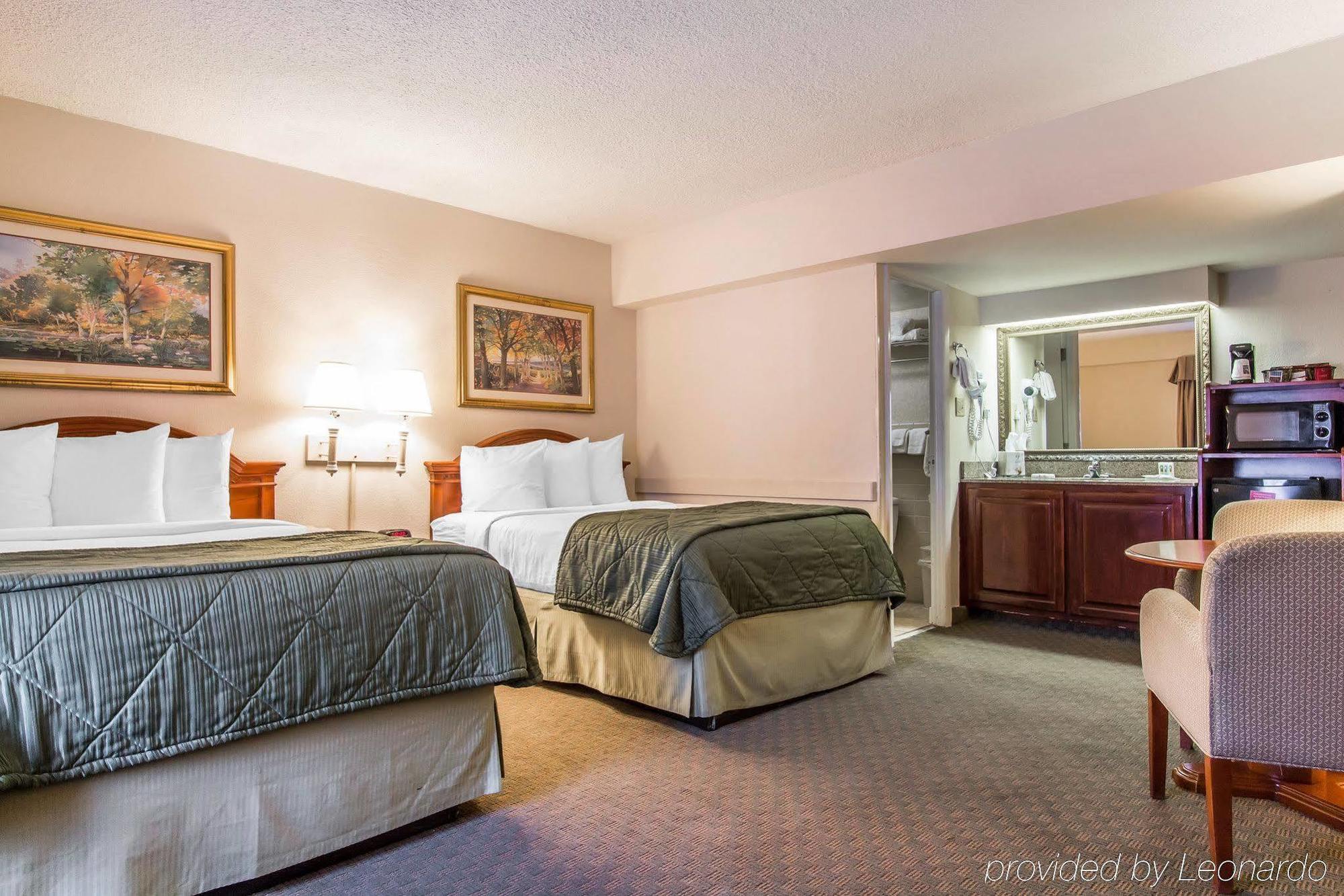 Inn Quality Historic District Savannah