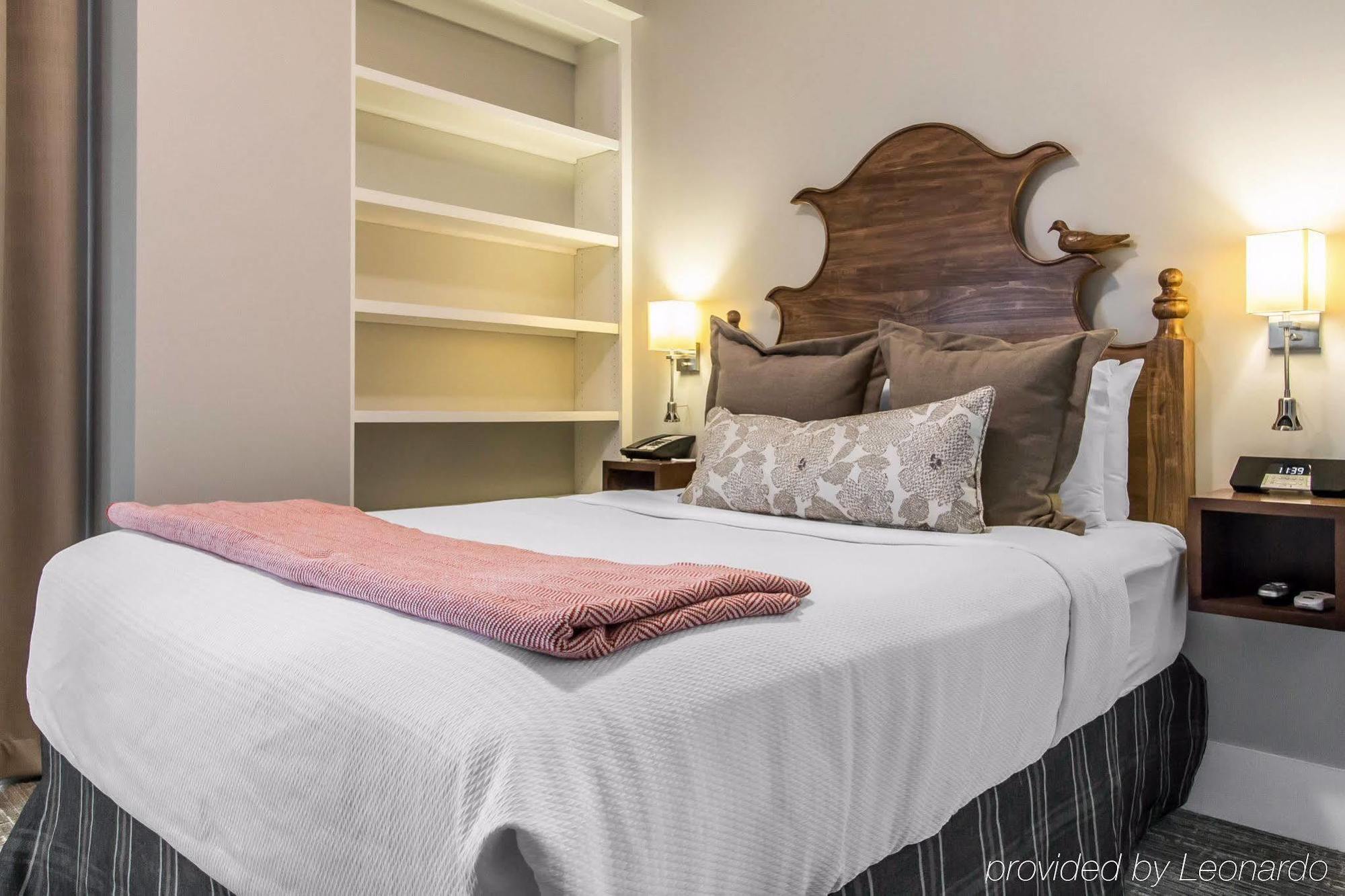 Bluegreen Vacations Homes At Ellis Square, Ascend Aparthotel 3*