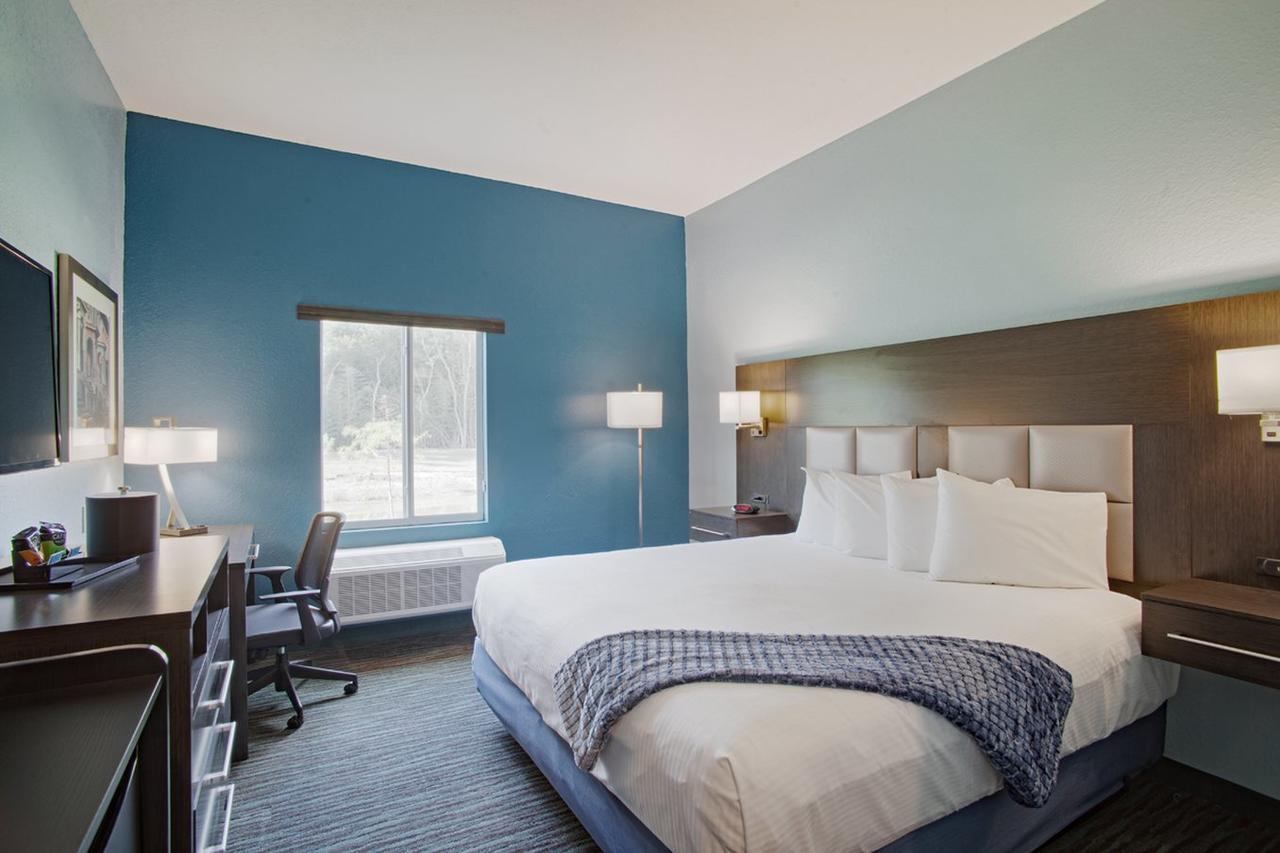 Iris Garden Hotel
