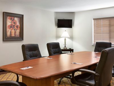 Hotel Candlewood Airport By Ihg Savannah