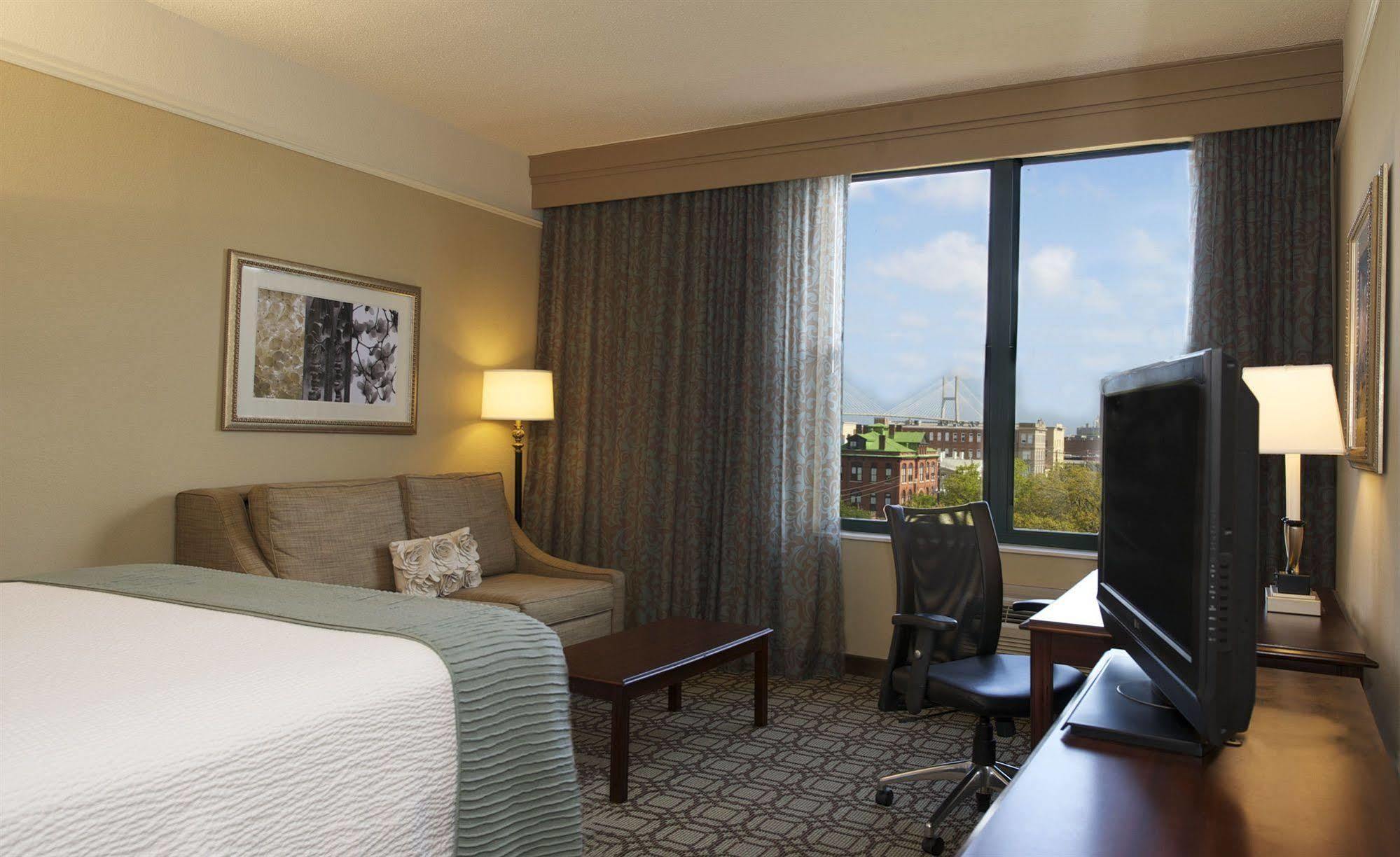 Hotel Courtyard By Marriott Downtown - Historic District 3*