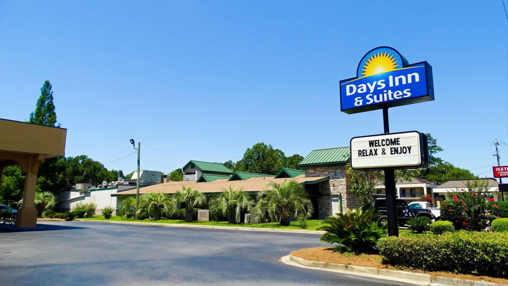 Days & By Wyndham Midtown Motel Savannah