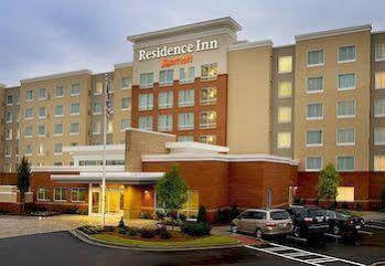 Hotel By Marriott Airport