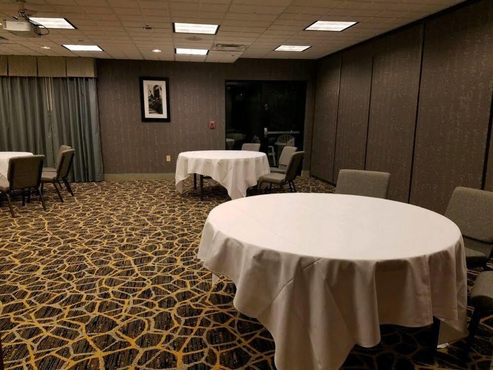 Hotel Wingate By Wyndham Pooler 3*