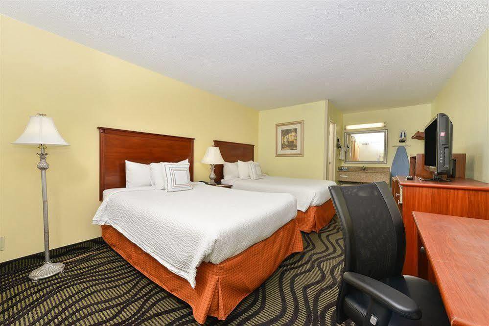 Baymont By Wyndham Midtown Hotel Savannah