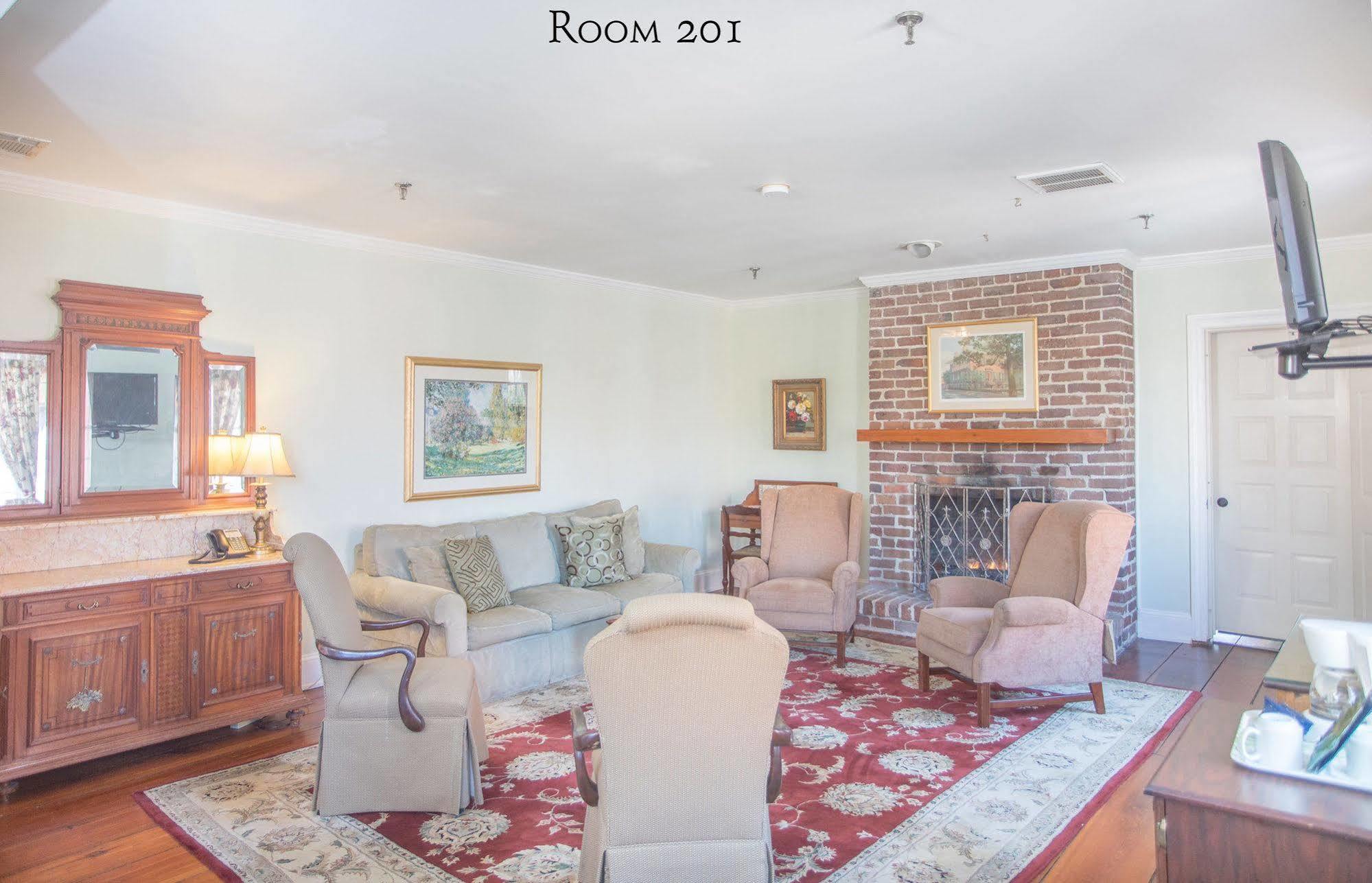 Inn 17 Hundred 90 And Restaurant 3*