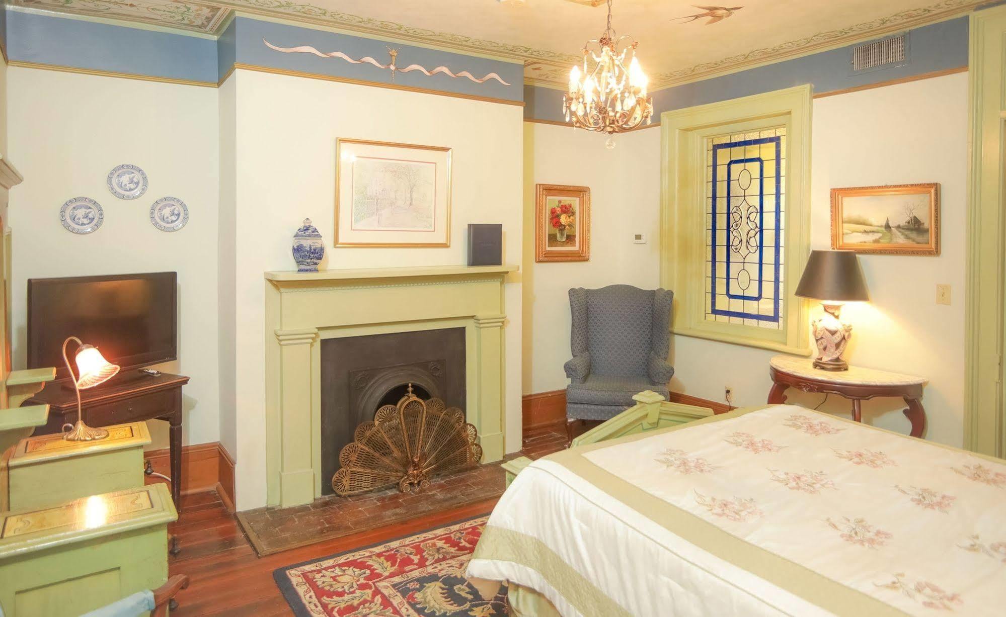 17 Hundred 90 And Restaurant 3* Savannah