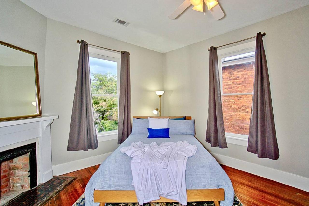 2 Bedroom Renovated Townhouse In Downtown
