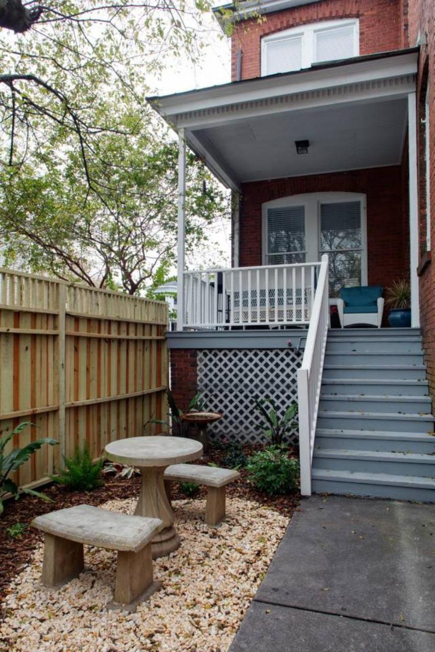 Apartment 420waldburg A - Modern Apt With Southern Charm Blocks From Forsyth Savannah