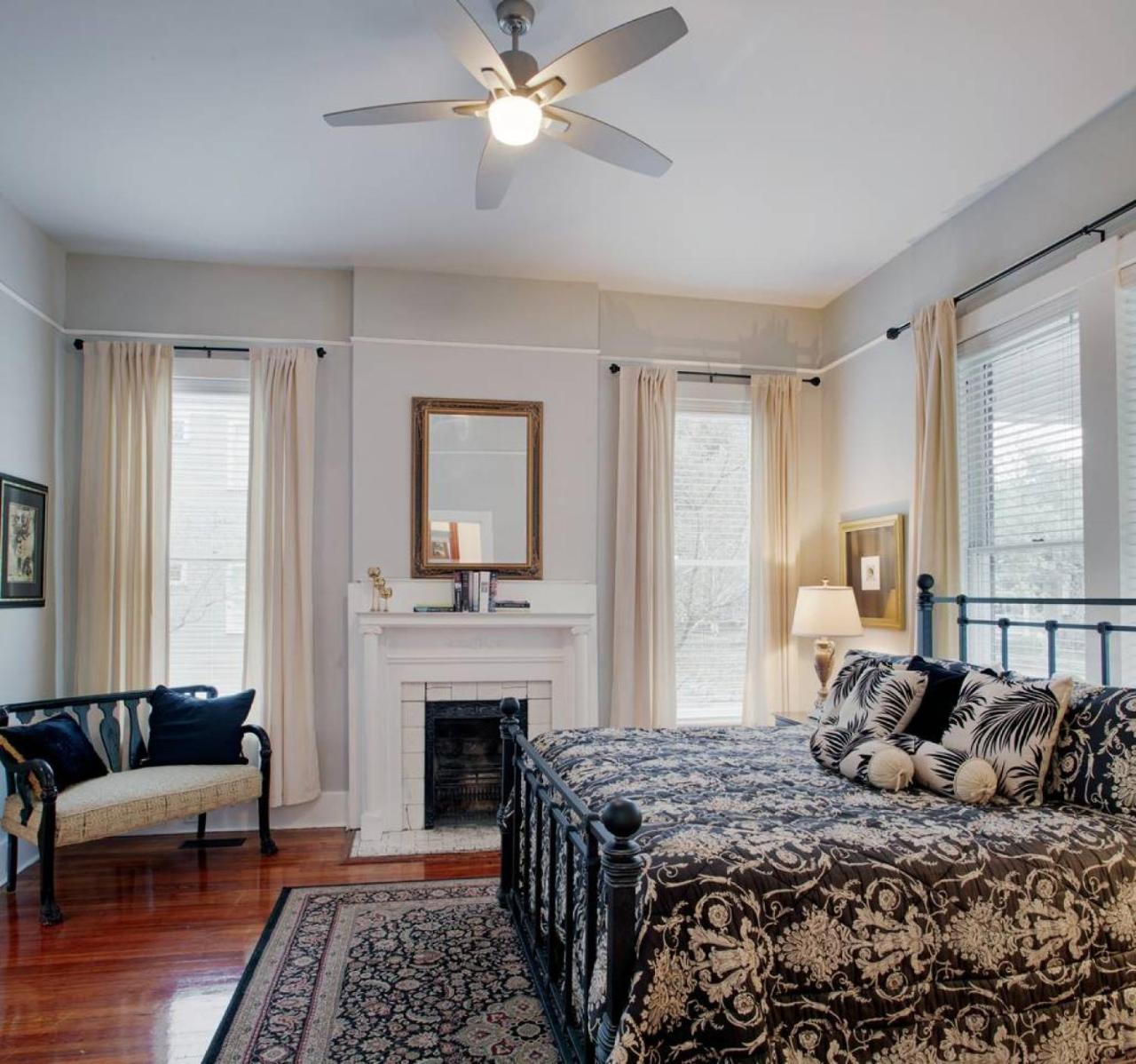 420waldburg A - Modern Apt With Southern Charm Blocks From Forsyth Apartment *