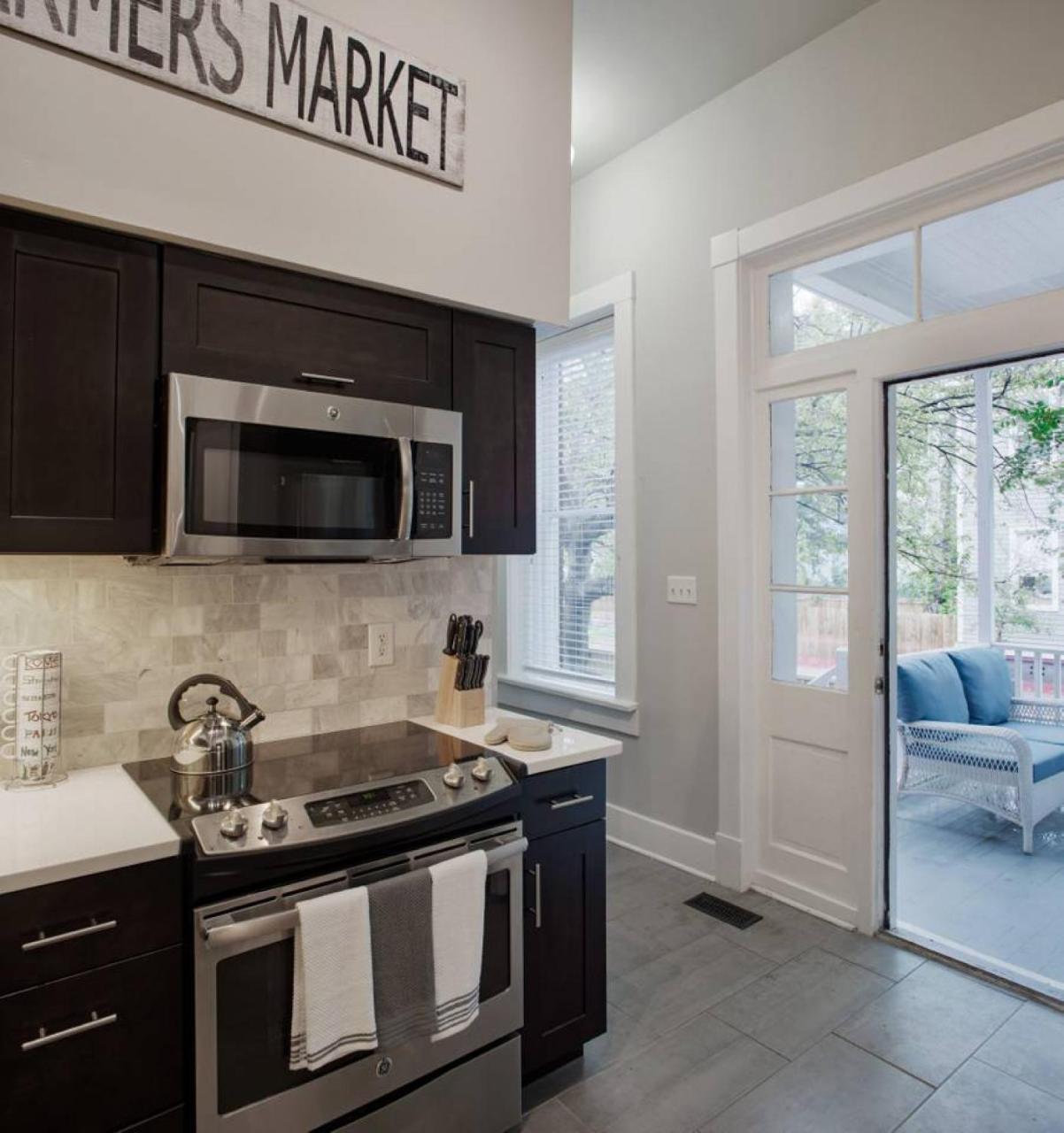 Apartment 420waldburg A - Modern Apt With Southern Charm Blocks From Forsyth