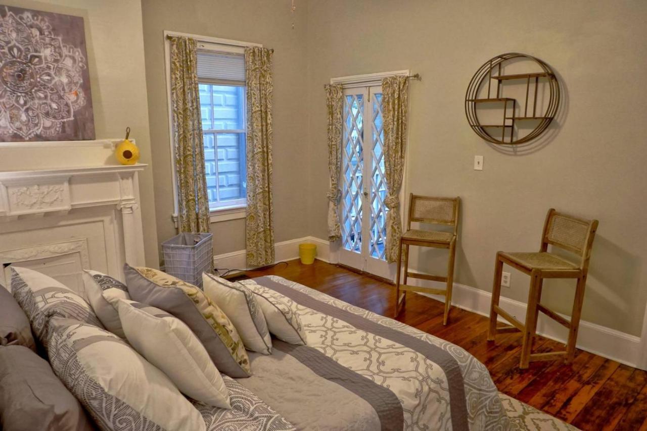 Beautiful 6 Bed, 5 Bath Historic Savannah
