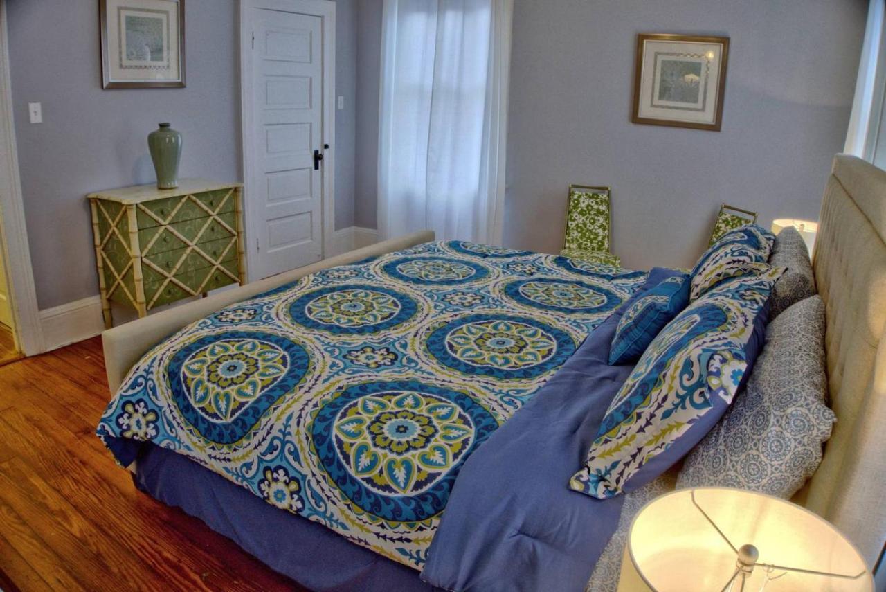 Bed & Breakfast Beautiful 6 Bed, 5 Bath Historic