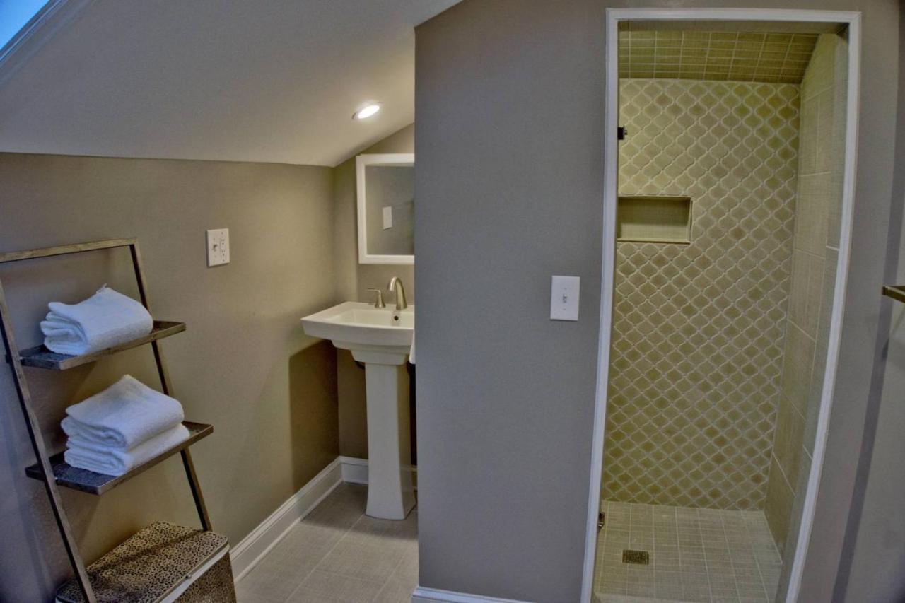 Bed & Breakfast Beautiful 6 Bed, 5 Bath Historic