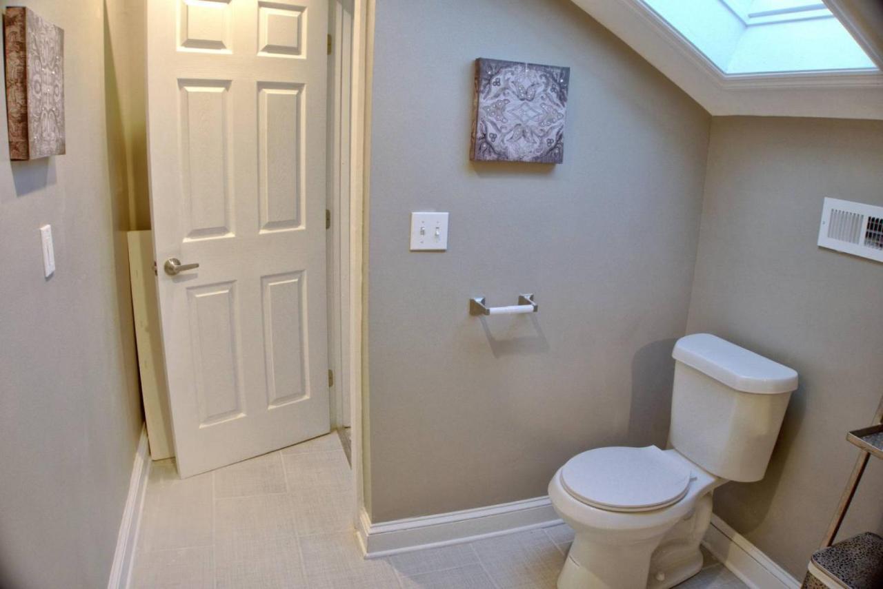 Beautiful 6 Bed, 5 Bath Historic Bed & Breakfast