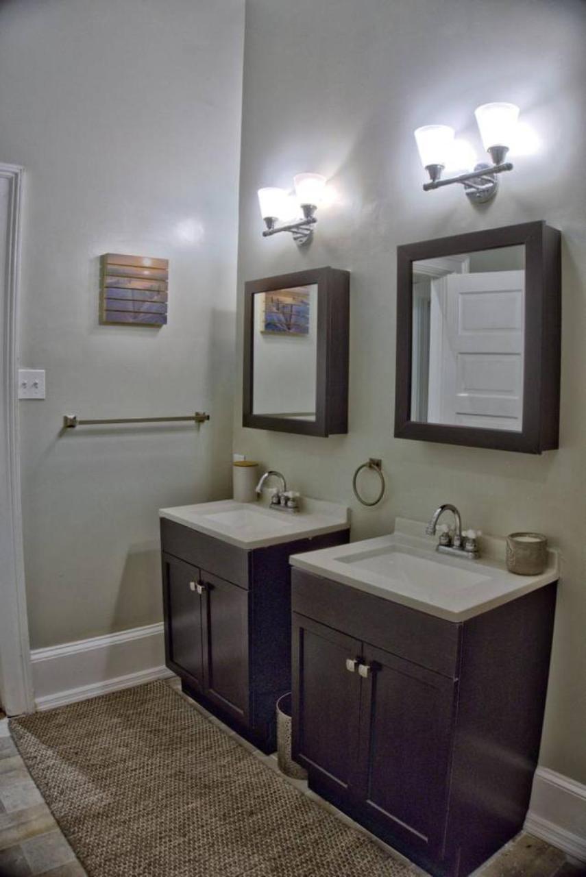 Bed & Breakfast Beautiful 6 Bed, 5 Bath Historic *