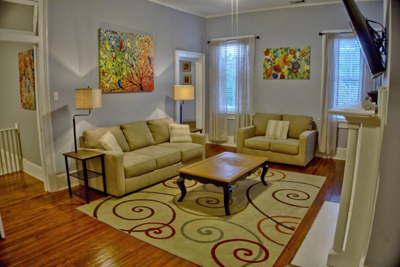 Bed & Breakfast Beautiful 6 Bed, 5 Bath Historic