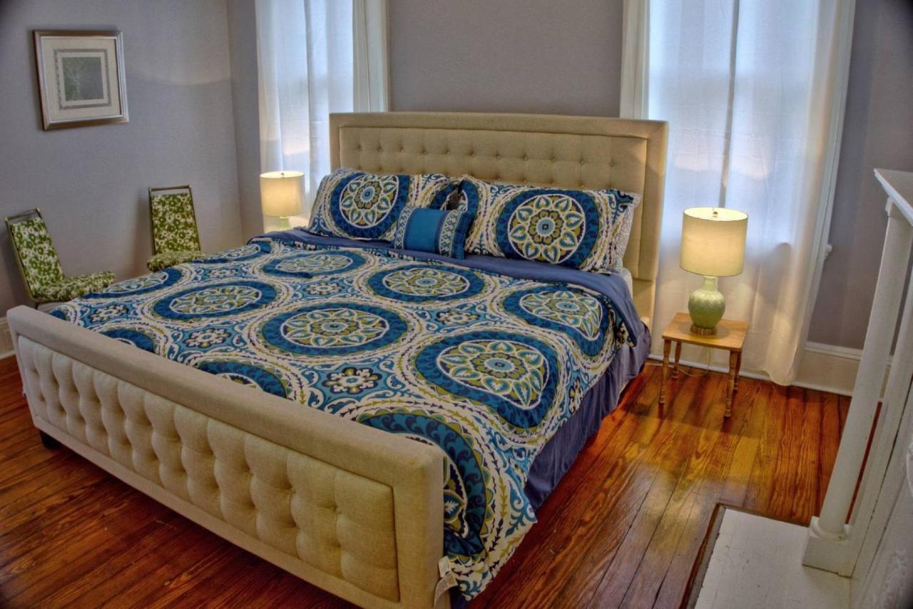 Bed & Breakfast Beautiful 6 Bed, 5 Bath Historic Savannah